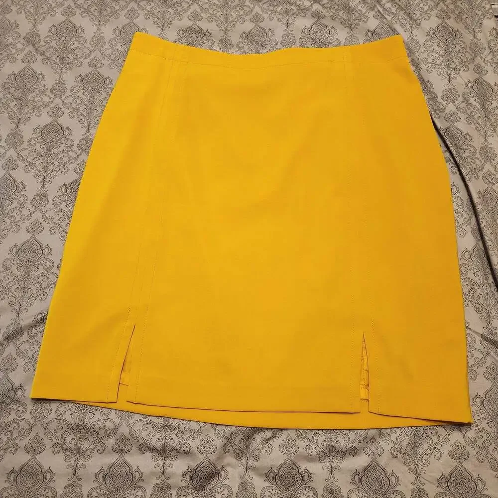 JM Studio by John Meyer Yellow Lined Mini Skirt with Front Slits Size 16